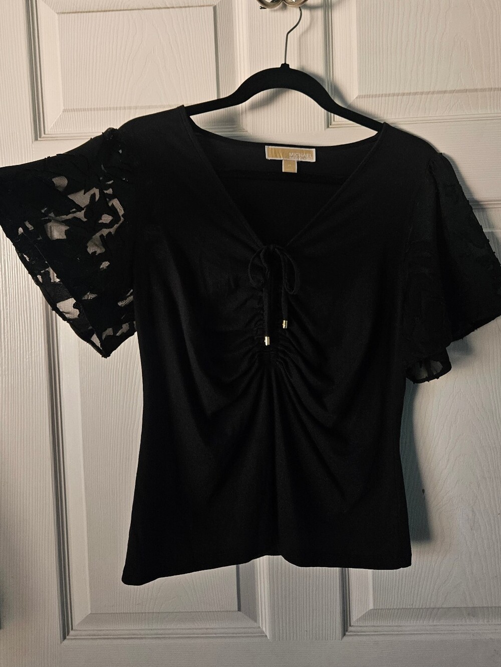 Michael Kors Sheer Burnout Lace Flutter Sleeve Black Ruched V-Neck Romantic Sz M